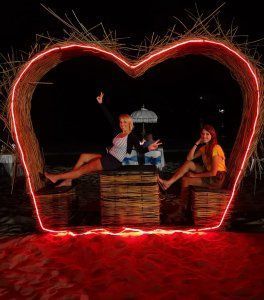 playa jimbaran nocturna