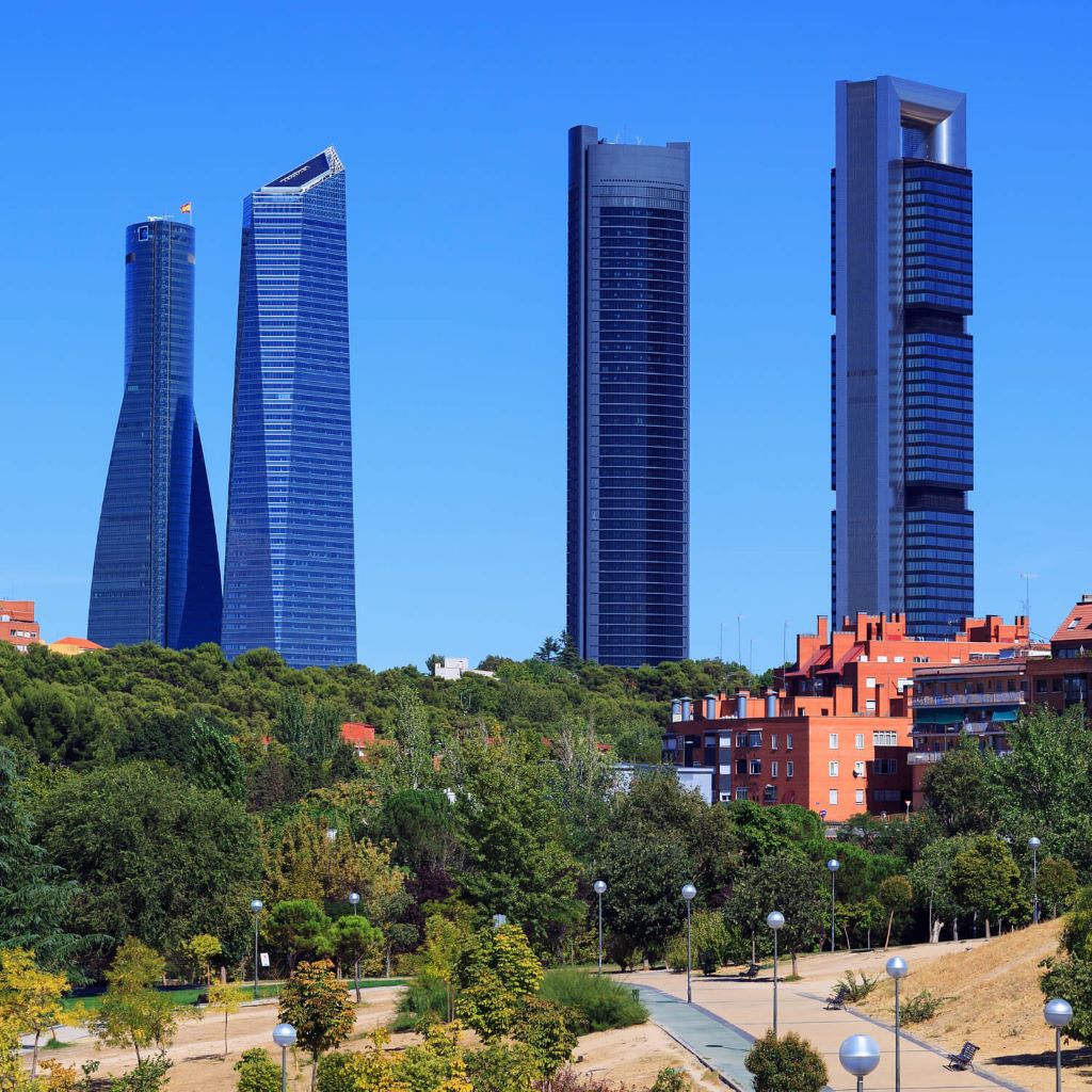cuatro-modernos-rascacielos-cuatro-torres-Madrid-España