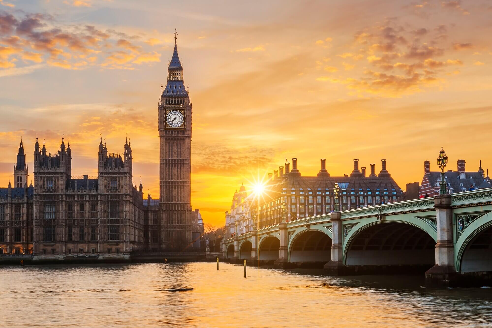 big-ben-house-parliament-night-london